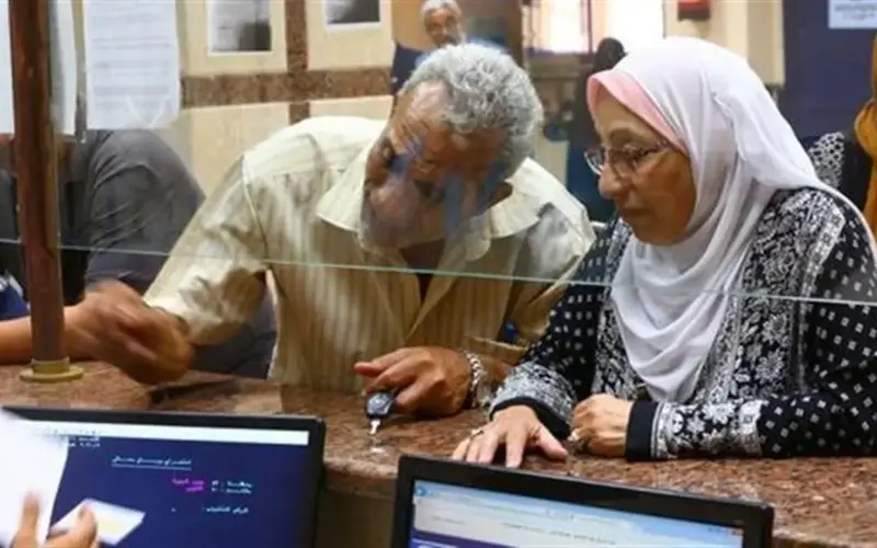 «مش هتنزل تاني».. إزاي تخلي معاشك يجيلك لحد باب البيت؟